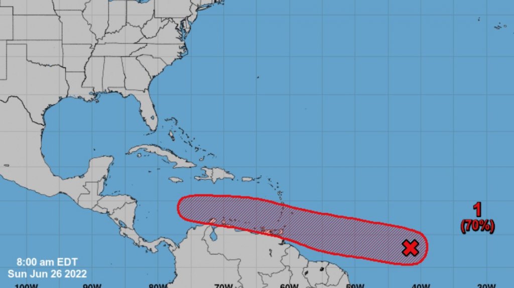  Domingo: Caluroso y atentos al trópico 