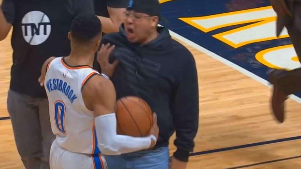  Westbrook no ser&aacute; sancionado por empujar a un aficionado 