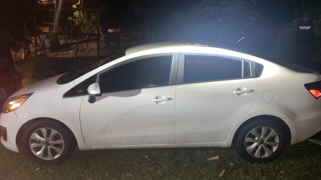  Fotos: Fueron los municipales de Carolina los que ocuparon veh&iacute;culos que tirotearon negocio de Can&oacute;vanas 