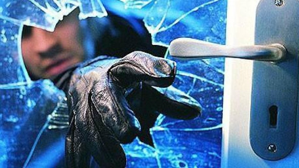  Roban tres motoras de negocio en Hatillo 