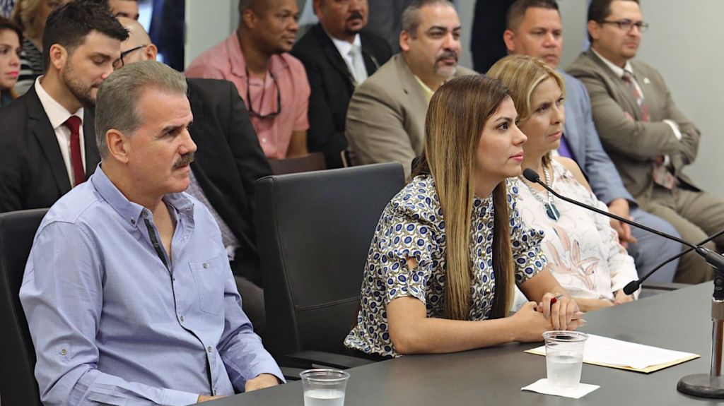  Secretaria designada del DRD rechaza proyecto en Congreso de EEUU que prohibir&iacute;a las peleas de gallos en la Isla 