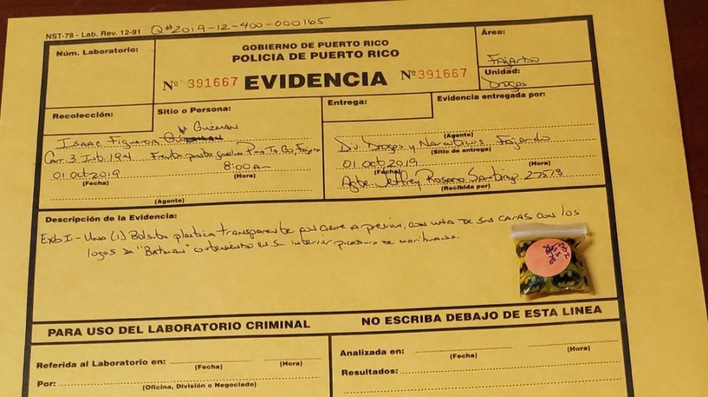  Arrestan a vendedor de peri&oacute;dicos en la luz de plaza Fajardo 