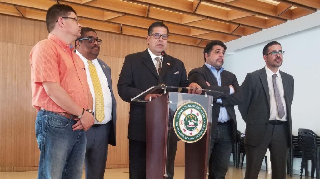  Populares amigos de la corte en caso sobre PROMESA piden frente com&uacute;n para eliminar la JCF 