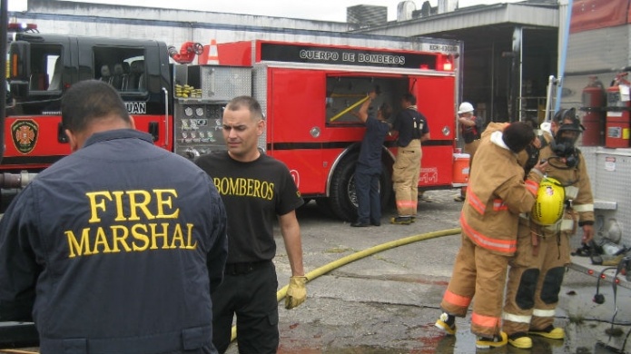 INCENDIO DESTRUYE DOS CASAS EN JUANA DIAZ