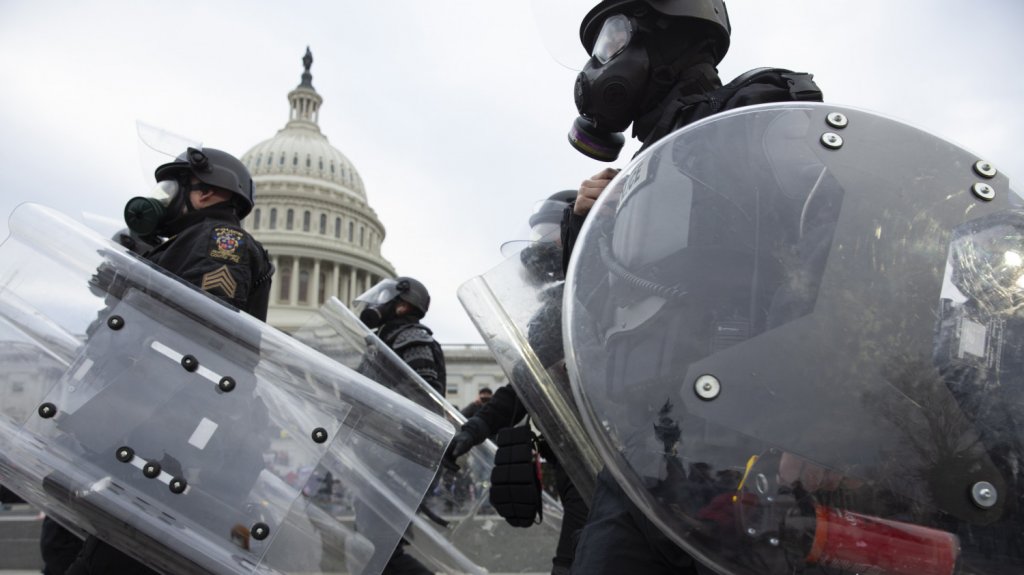  Arrestan a un marine en activo por el asalto al Capitolio 