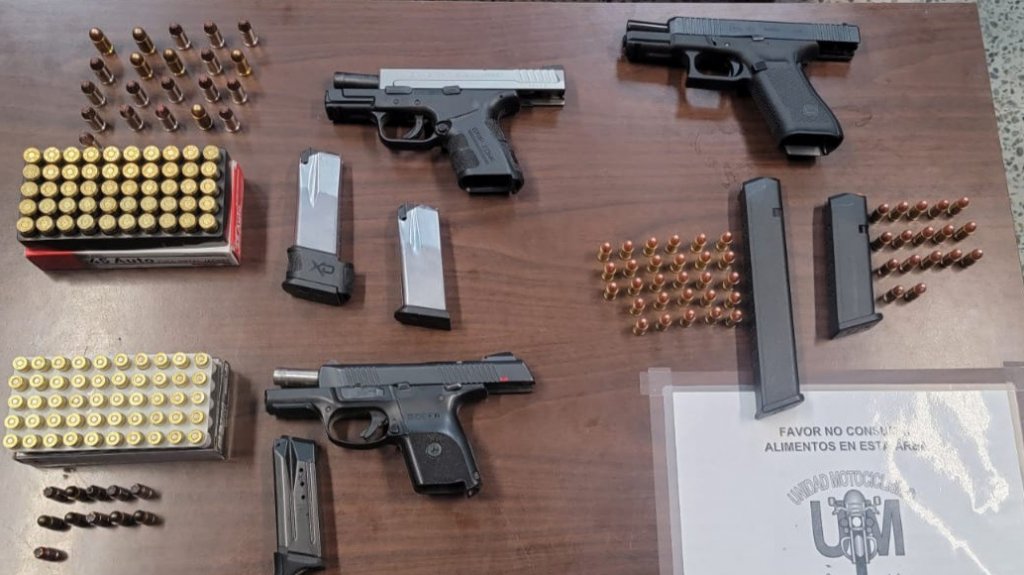  Intervenci&oacute;n en negocio de Levittown deja dos arrestados y cuatro armas de fuego ocupadas 