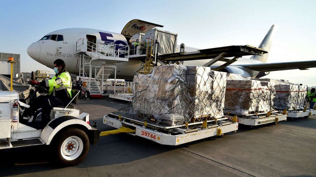 Video: M&eacute;xico recibe los primeros 211 ventiladores de su "amigo" Donald Trump 