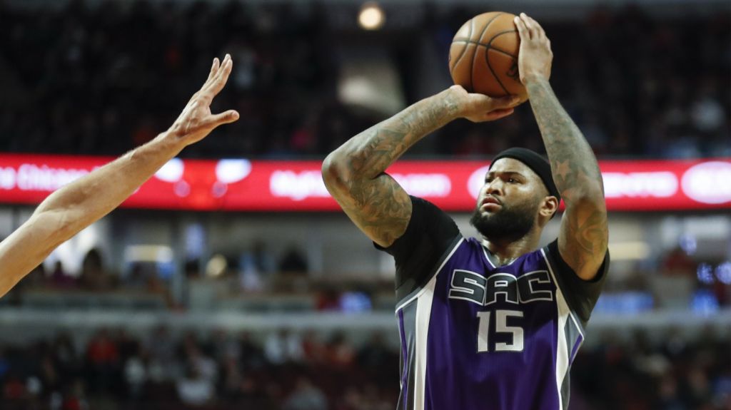  Los Warriors responden a la llegada de James a los Lakers con el p&iacute;vot Cousins 