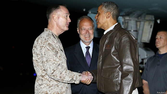 Barack Obama hace visita sorpresa a soldados de EE.UU. en AfganistÃ¡n