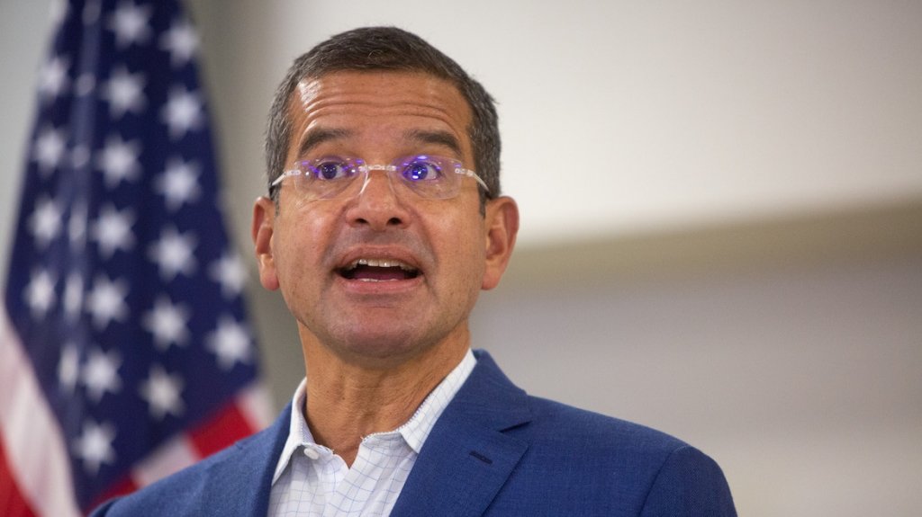  Gobernador rinde sus planillas 