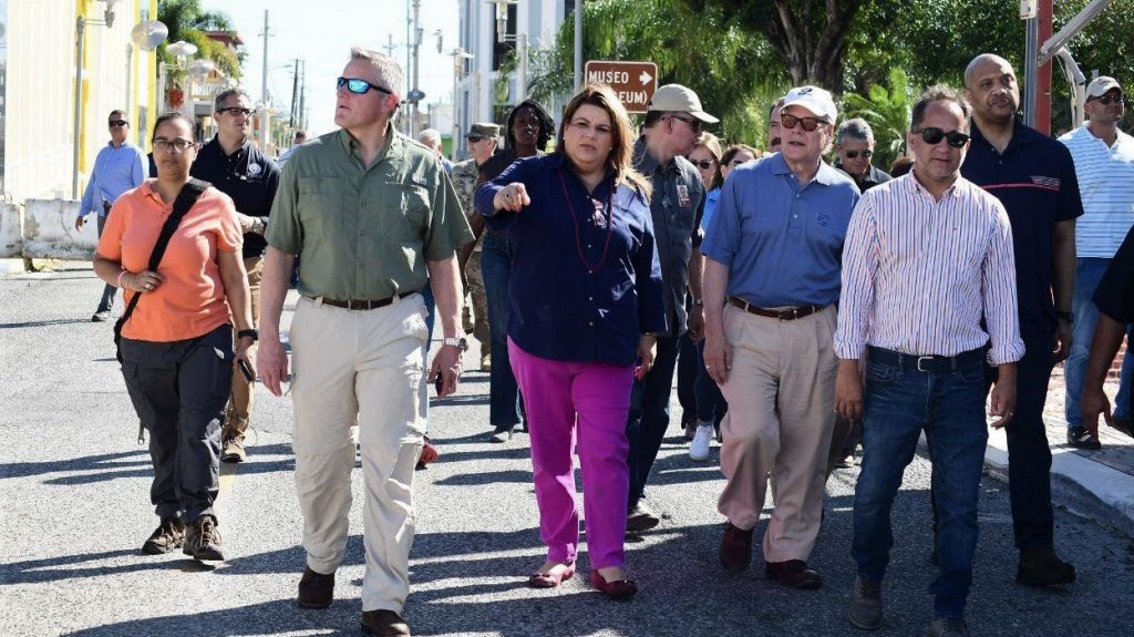  Comisionada residente lleva a congresistas a reunirse con alcaldes de municipios afectados por los sismos 