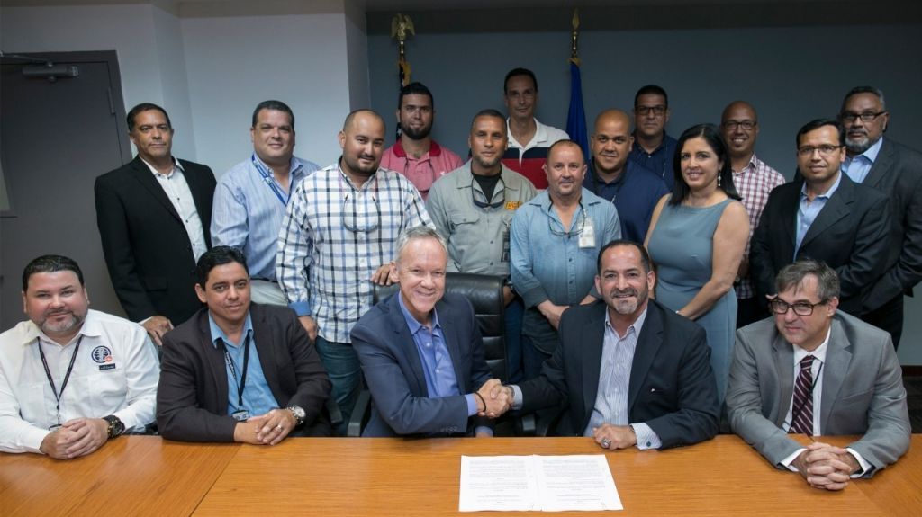  AEE firma acuerdo salarial con t&eacute;cnicos de l&iacute;nea de la UITICE 