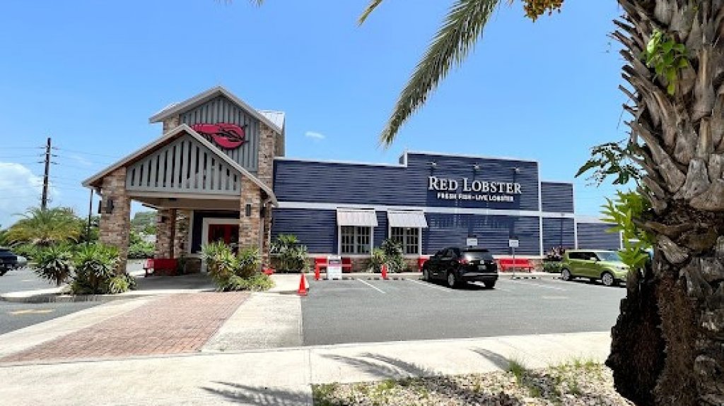  Se llevan m&aacute;s de cinco mil d&oacute;lares entre alimentos y dinero desde restaurante en Bayam&oacute;n 