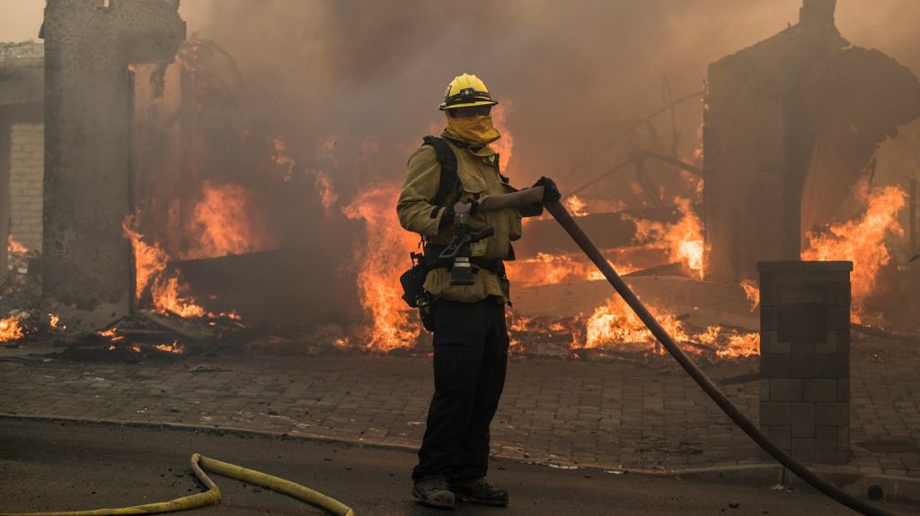  Se produce una explosi&oacute;n e incendio en una refiner&iacute;a de Filadelfia 