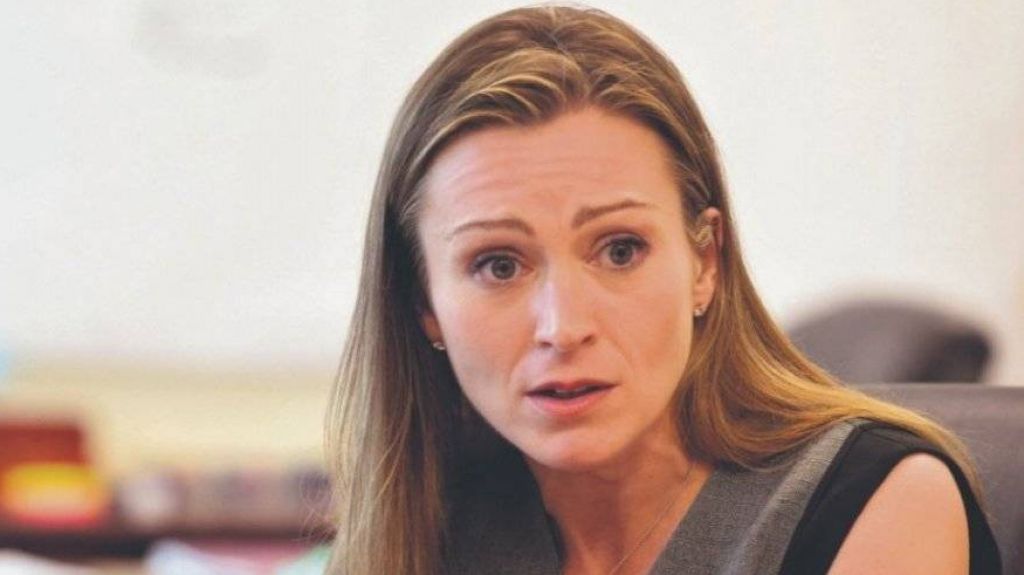  Federales vuelven arrestar a exsecretaria de Educaci&oacute;n, Julia Keleher 