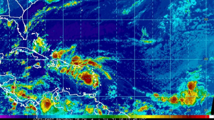 Fuerte Onda Tropical pasa al Sur de P.R.; sin embargo, intensas lluvias alcanzan nuestra regiÃ³n...