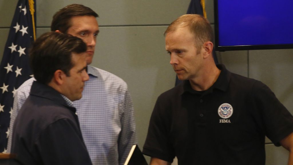  Investigan al jefe de gesti&oacute;n de desastres de EEUU por uso de coche oficial 