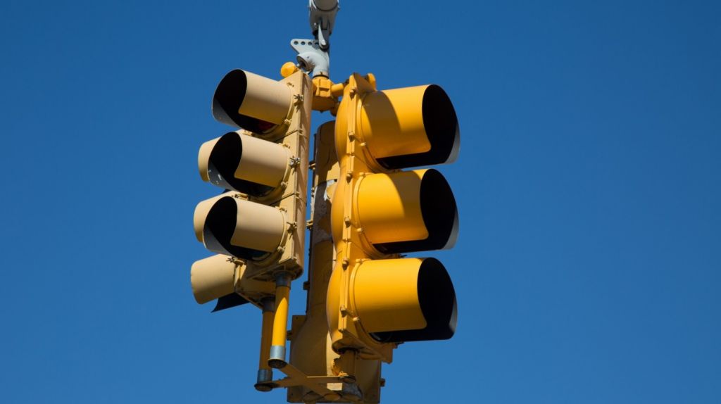  Requieren a Secretario de DTOP que informe cu&aacute;les son los sem&aacute;foros que solo falta que energicen 