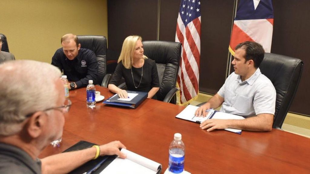  Gobernador se re&uacute;ne con Secretaria del Departamento de Seguridad Nacional y Administrador de FEMA 