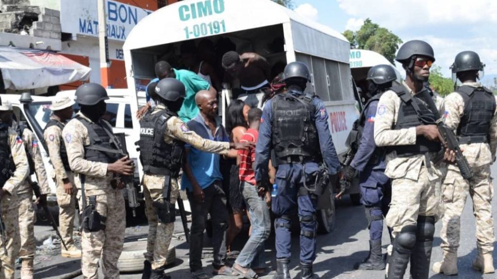  Gobierno haitiano amenaza con tomar por la fuerza una populosa barriada 