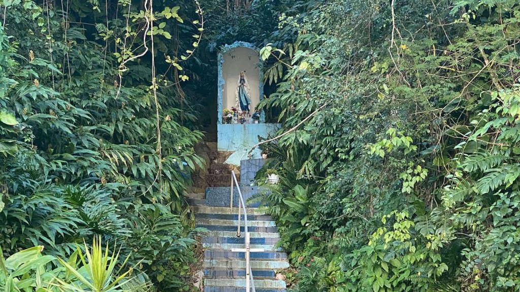  Cayey alberga en J&aacute;jome Alto una de las m&aacute;s antiguas tradiciones de la Semana Santa: la gruta de Nuestra Se&ntilde;ora de Lourdes 