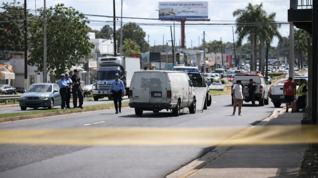 Video:Identifican mujer arrollada por conductor que habr&iacute;a rebasado luz roja en Bayam&oacute;n 