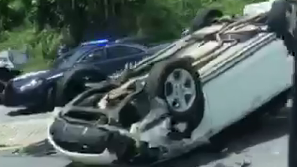  Video: Sin identificar mujer que muri&oacute; al salir expulsada de un veh&iacute;culo en Cupey 