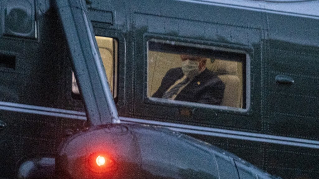  Video:Trump regresa a la Casa Blanca pese a no estar fuera de peligro por COVID-19 