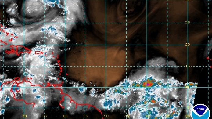 De camino una masa de aire seca y brumosa