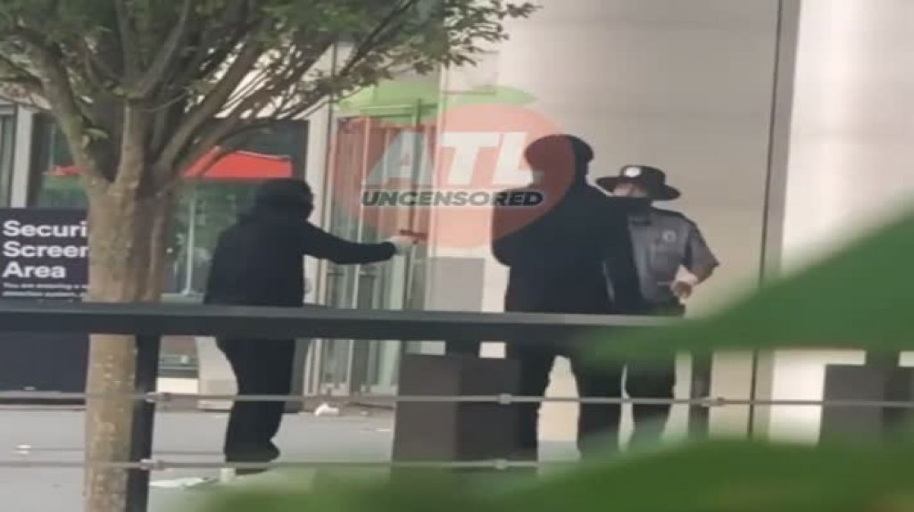  En video momento en que &ldquo;Caquitos&rdquo; de 15 a&ntilde;os dispararan a guardia de seguridad en Atlanta 