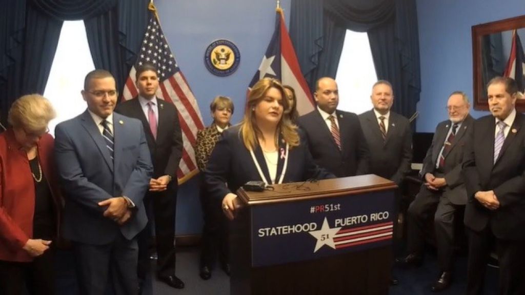  Jenniffer Gonz&aacute;lez presenta ante el Congreso consulta de estatus vinculante 