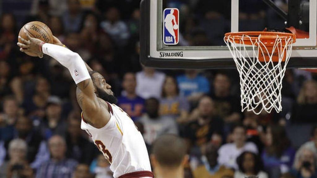  LeBron James incendia la agencia libre de la NBA 