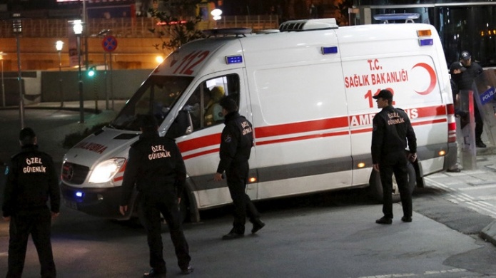 Hombres disfrazados de Santa Claus matan a tiros a 35 personas en un club nocturno en Estambul