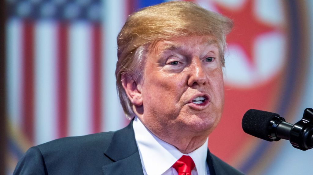  Trump celebra la ausencia de misiles nucleares en desfile militar norcoreano 