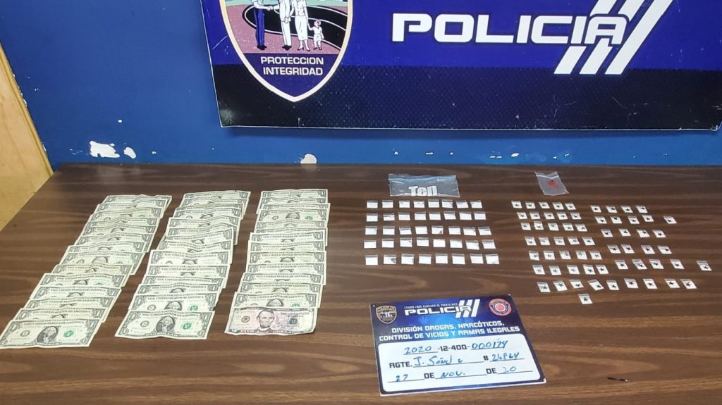  Detienen a un &ldquo;chamaquito&rdquo; de 16 a&ntilde;os corriendo el punto de droga en residencial de Fajardo 