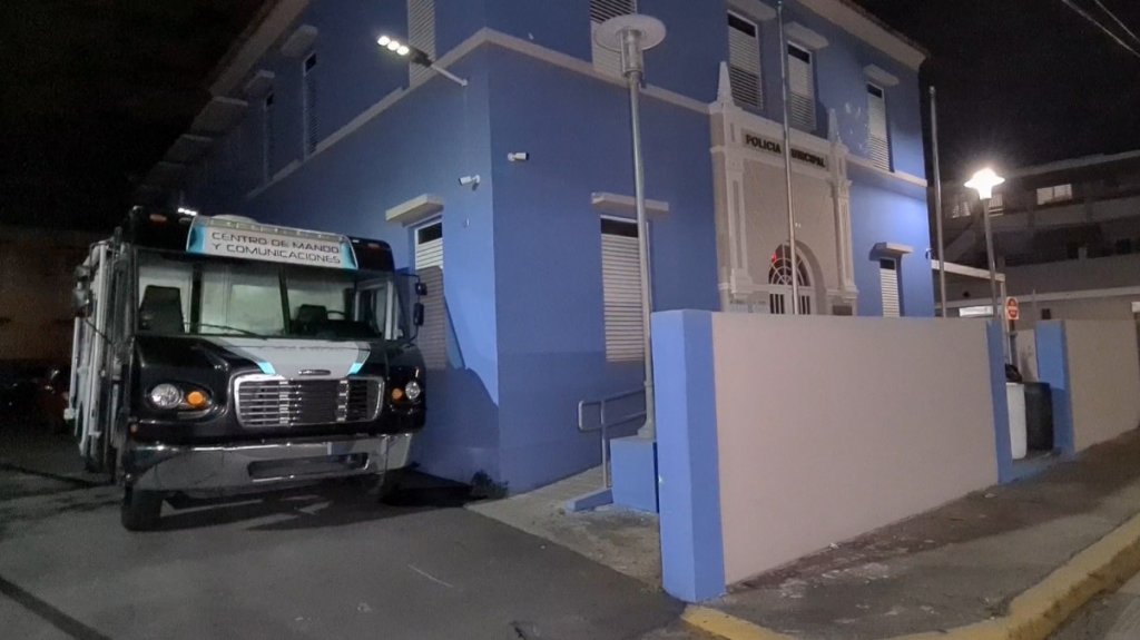  Video: Esta noche cierran cuartel municipal de Barrio Obrero por otro agente positivo al Covid 