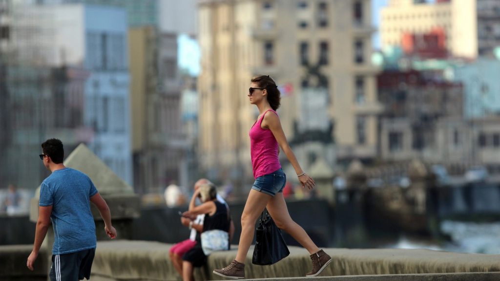  Entra en vigor la prohibici&oacute;n de vuelos entre EE.UU. y el interior de Cuba 