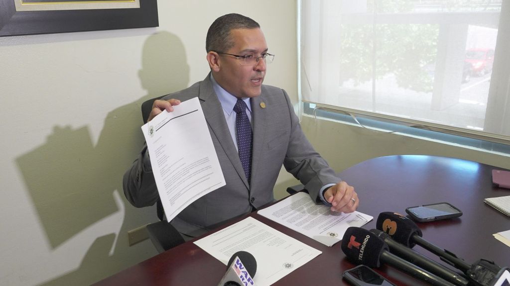  Quiquito Mel&eacute;ndez solicita al IRS y a la Gobernadora investigar compa&ntilde;&iacute;a de cabilderos con contratos en el Gobierno 