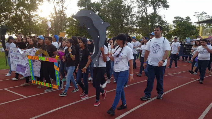 Estudiantes de escuelas del paÃ­s llegan a Barceloneta para hacer "Brillar la esperanza"