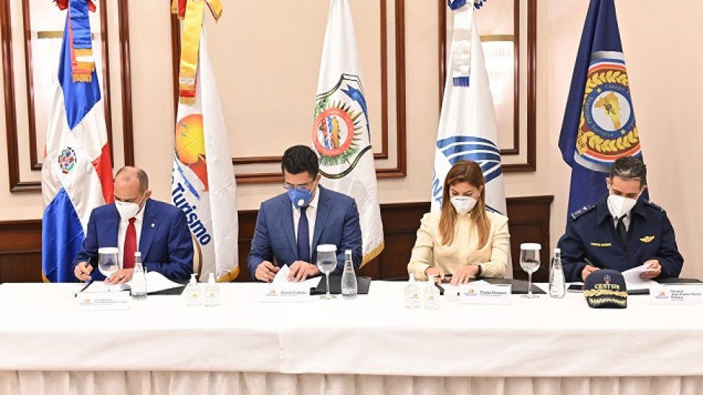  Cinco instituciones firman acuerdos para incentivar el desarrollo humano en las zonas turísticas y posicionar las microempresas 