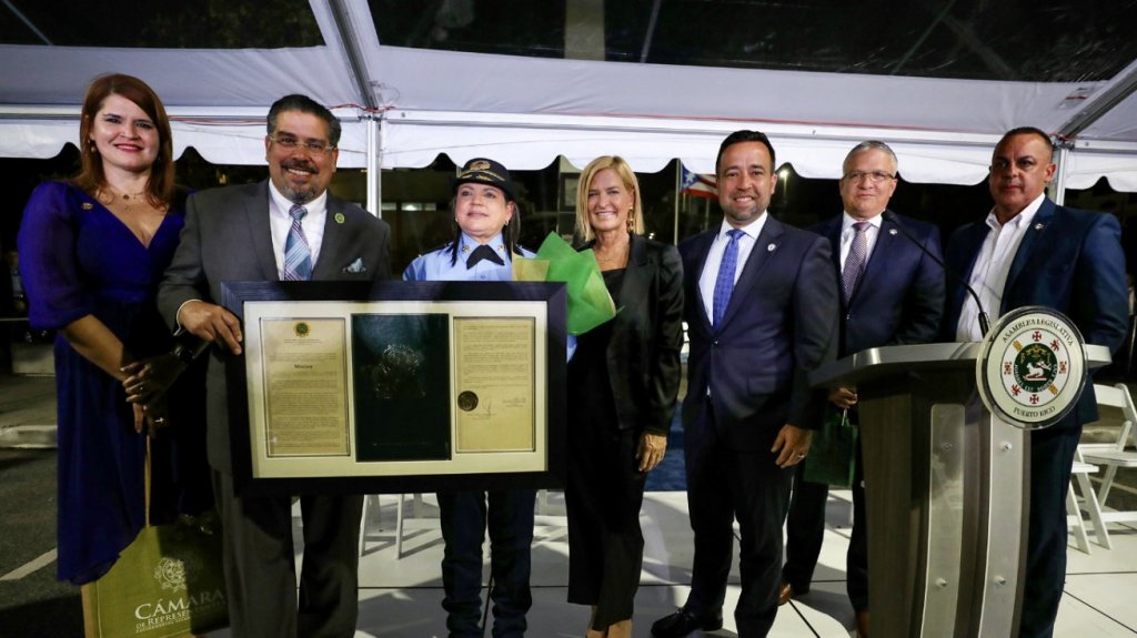  Asamblea Legislativa rinde homenaje póstumo a policías caídos en el cumplimiento del deber 