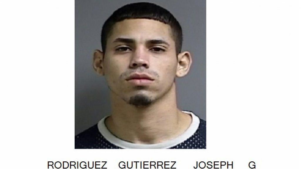  Lo “pillaron” robando enseres eléctricos de Mueblerías Berrios en Cidra 