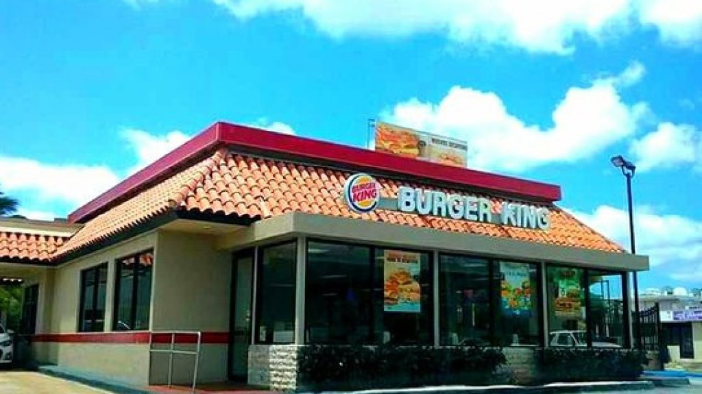  Asaltan Burger King de Comerio por el Servi-carro 