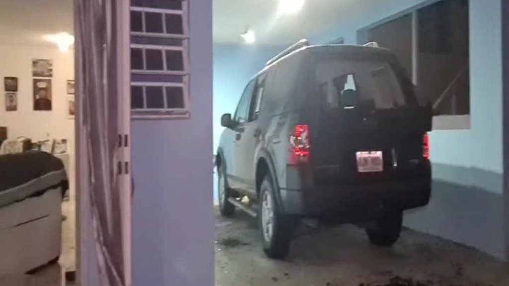  Video: Arrestan a sujeto que comet&iacute;a escalamiento y vandalismo en una residencia de Toa Baja 