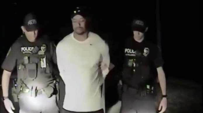 Video muestra prueba de sobriedad y arresto de Tiger Woods