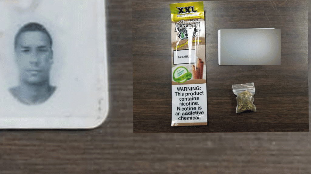  Andaba con su bolsita de marihuana y el papel para &ldquo;enrolar&rdquo;, pero cay&oacute; en un bloqueo en Mayag&uuml;ez 