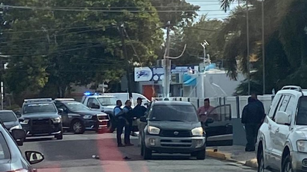  Tirotean a un conductor cerca de una escuela en Santa Isabel 