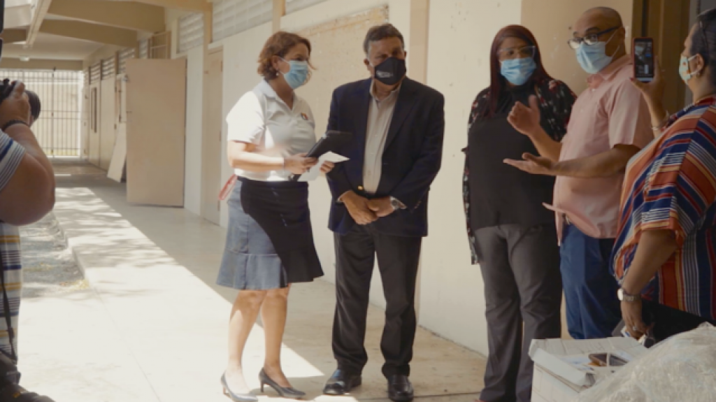  El Secretario de Educaci&oacute;n y &ldquo;el paseo a Vieques para la foto&rdquo; 