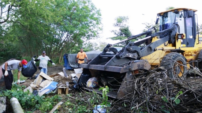 Alcalde encabeza campaÃ±a de limpieza masiva en CataÃ±o