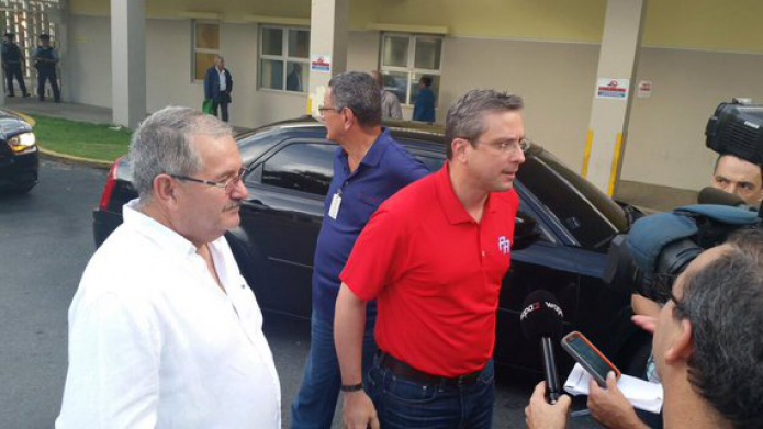 Gobernador y Superintendente llegan a donar Sangre para Sargento de la policÃ­a 




